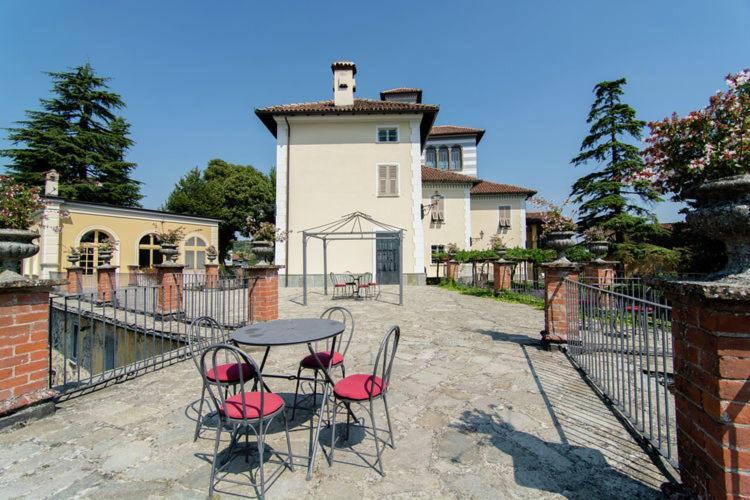 Castello Di Grillano Guest House Ovada Dış mekan fotoğraf